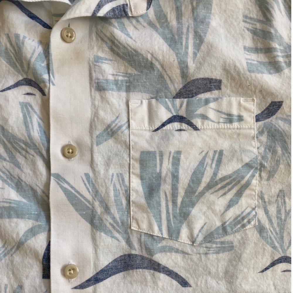TravisMathew Mens Short Sleeve Button Down Tropical Print Shirt White Blue M - Picture 10 of 13